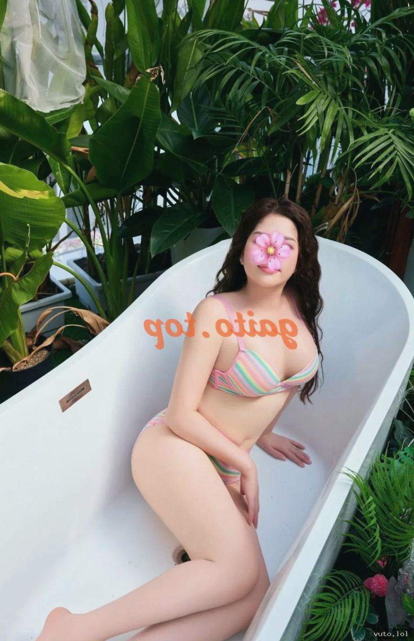 V I P – gái gọi Quận 8